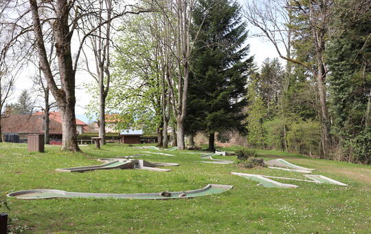 Mini-golf